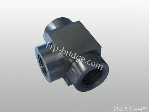 内螺紋(wén)直通中(zhong)間接頭(tou)