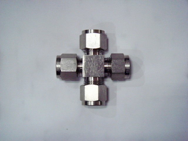 卡套四(sì)通接頭