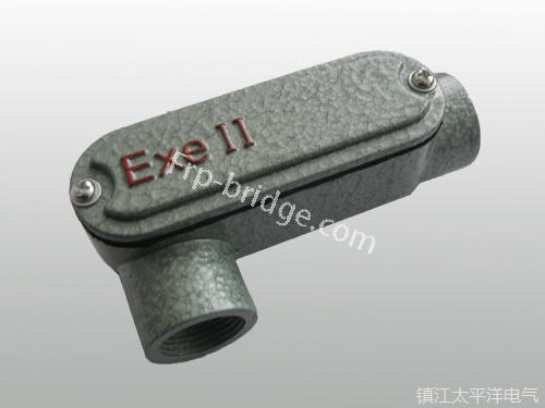 防(fang)爆右彎(wan)通穿線(xiàn)盒